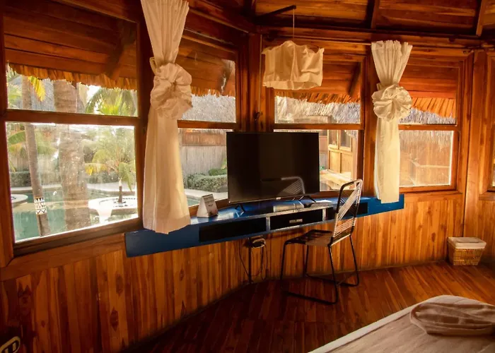 Hotel Tortuga Village