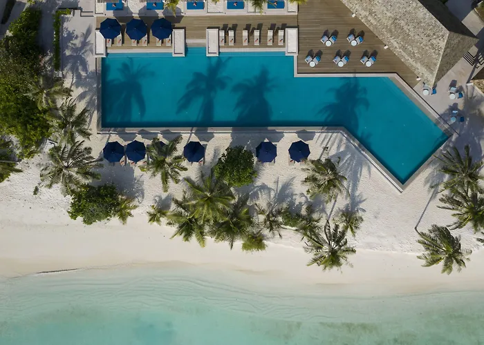 Emerald Faarufushi Resort & Spa