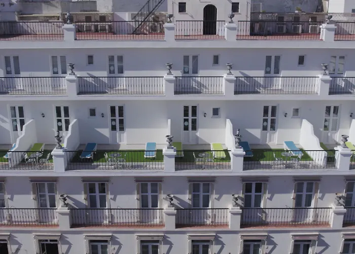 Albufeira Beach Hotel By Kavia