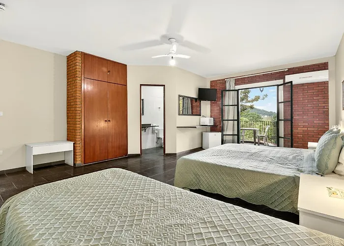 Grinbergs Village Hotel