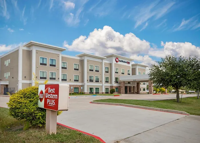 Best Western Plus Bay City Inn & Suites