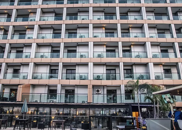 Maroko Bayshore Suites