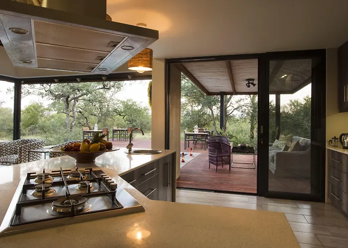 Moya Safari Villa