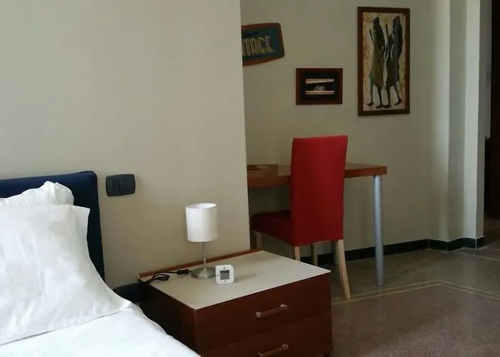 Luna Rooms