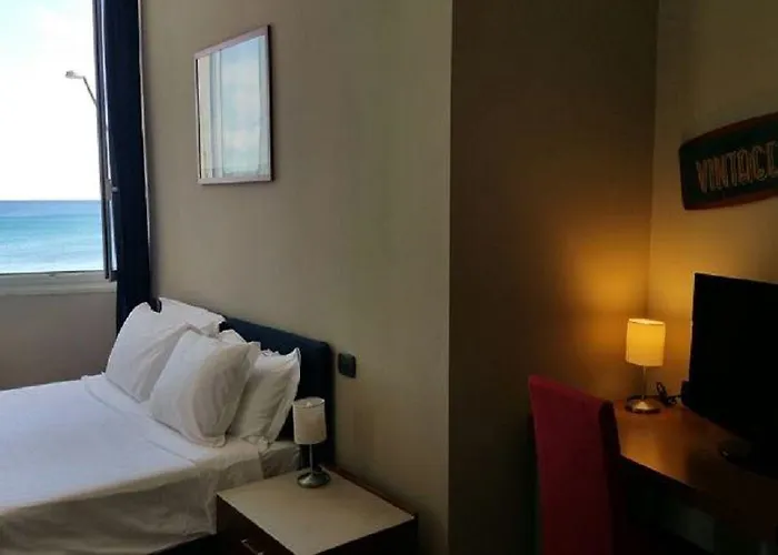 Luna Rooms