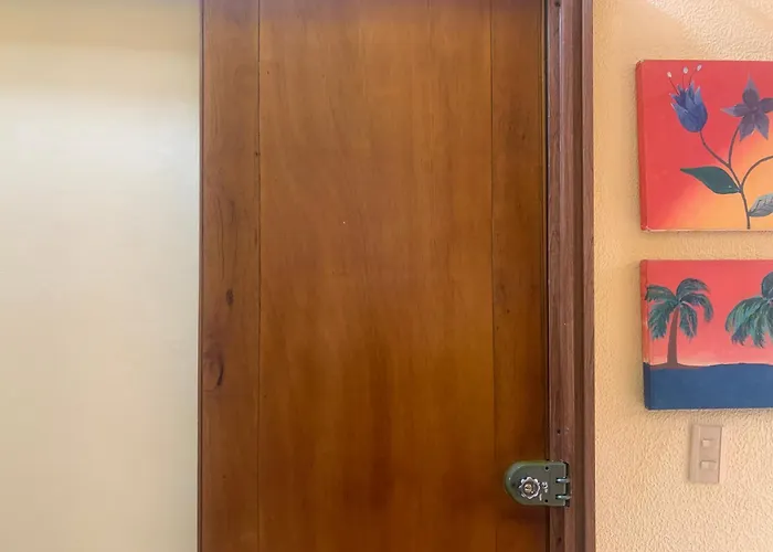 Hostal Cartagonova - Habitaciones Privadas Y Amplias Cerca A Zonas Turisticas