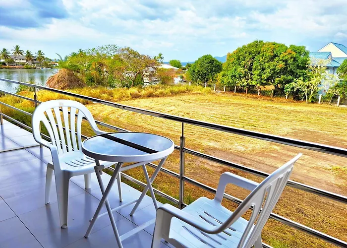 Waterfront Sunset Apartment Nadi