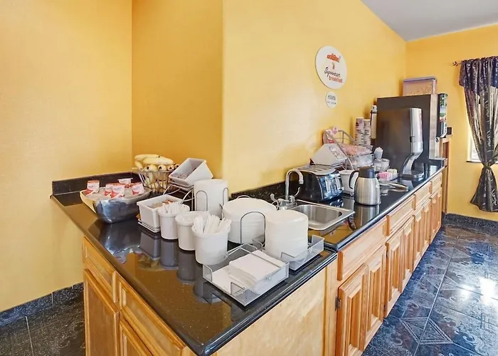 Sapphire Inn & Suites