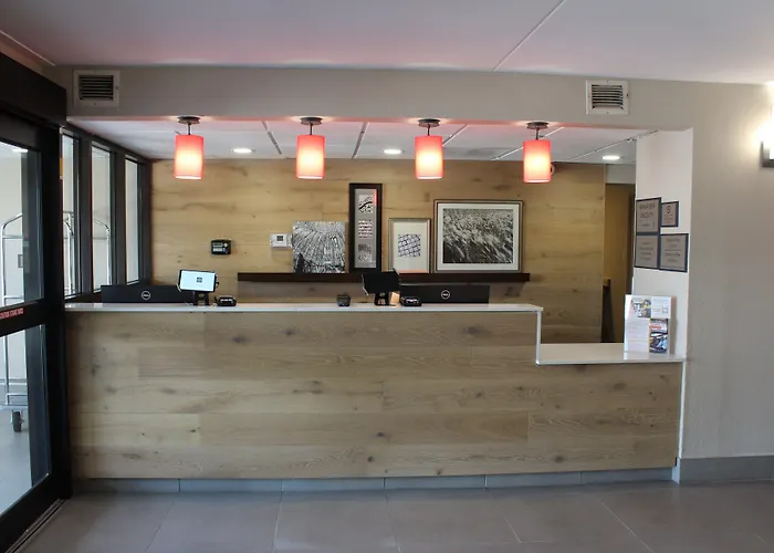 Country Inn & Suites By Radisson, Dunbar - Charleston