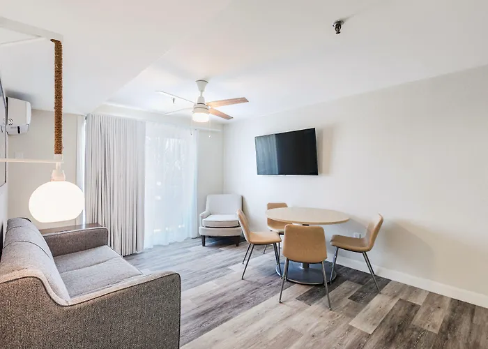 Grand Shores West