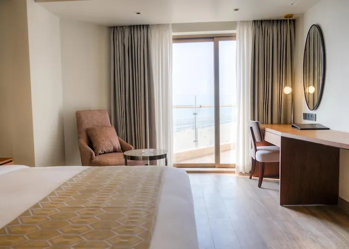 Ramada By Wyndham Cox'S Bazar Kolatoli Beach