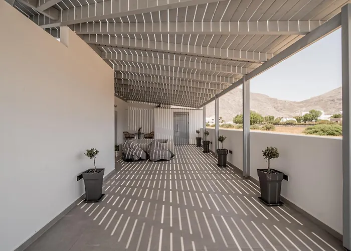 White Note Luxury Suites