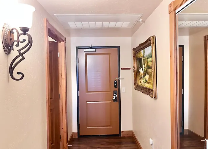 Comfortable Double Queen Suite Near Park City & Ballerina Farms #1055