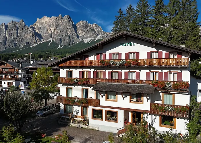 Hotel Bellaria - Cortina D'Ampezzo - Free Parking