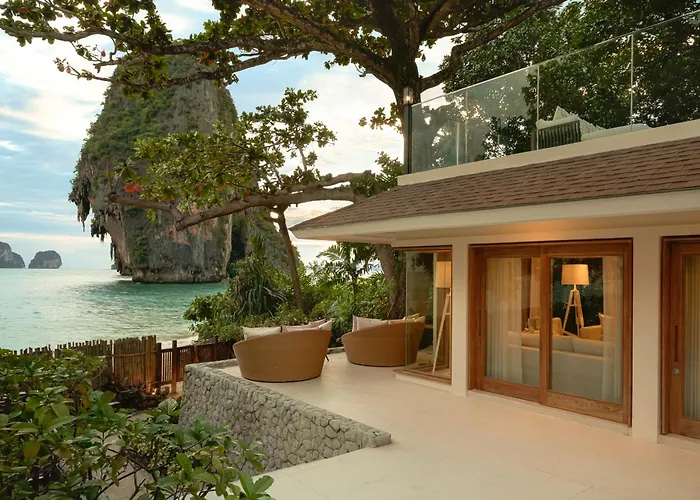 Villa Macaque And Villa Languor