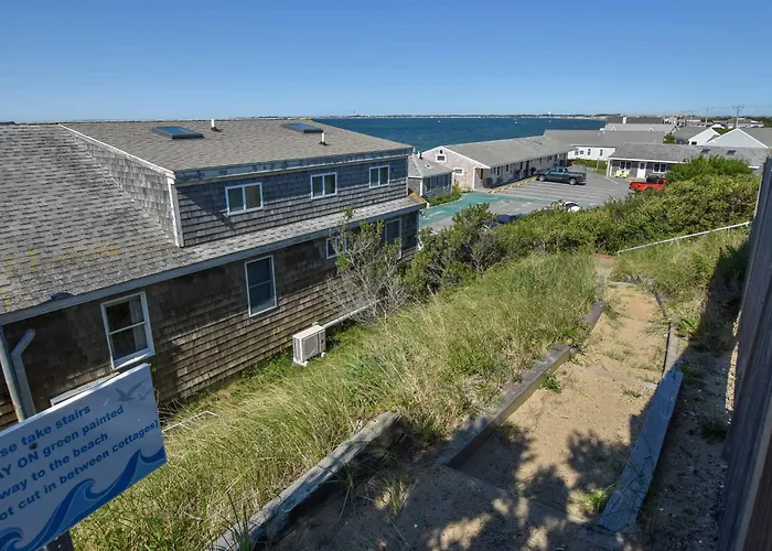 12216 - Beautiful Views Of Cape Cod Bay Access To Private Beach Easy Access To P-Town