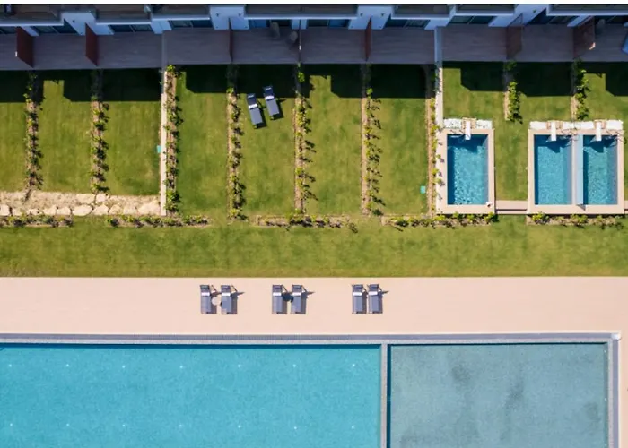 Oikos Sani Suites