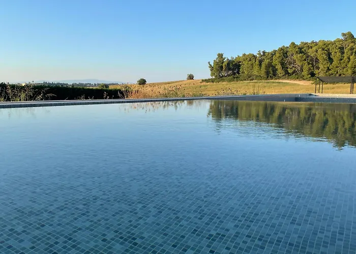 Oikos Sani Suites