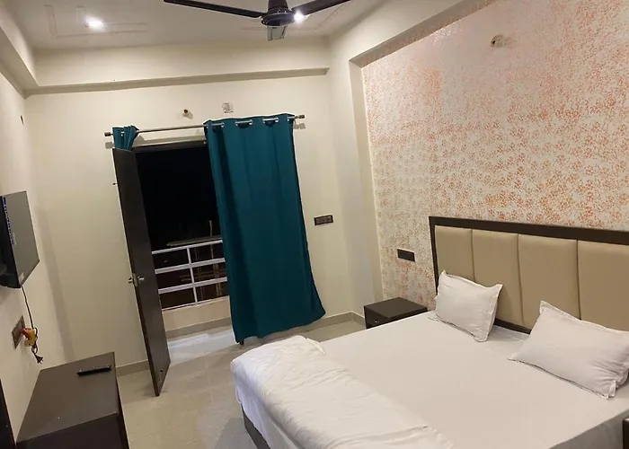Divya Hotel & Restaurant