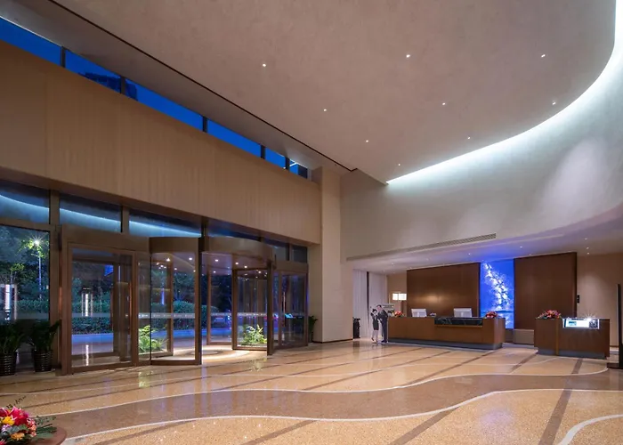 Elong Hotel Qingdao Golden Beach