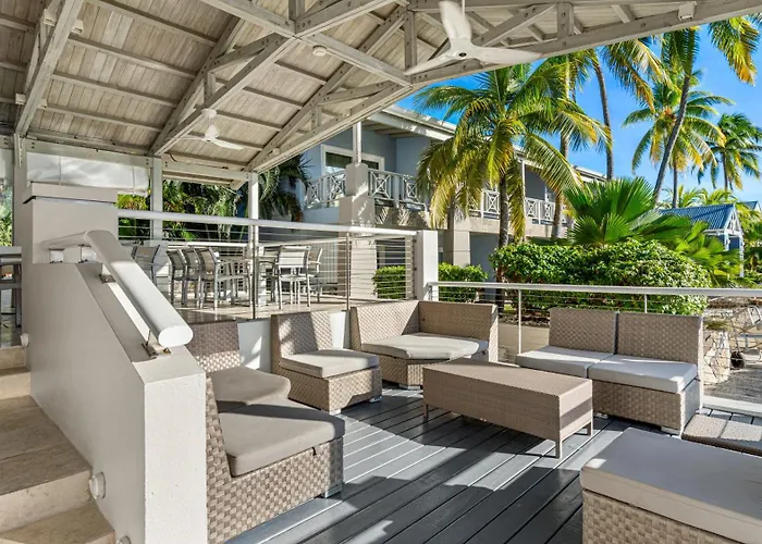 Moorings Yacht Club