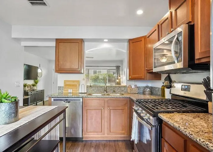 Inviting 2-Br Condo In The Heart Of Imperial Beach