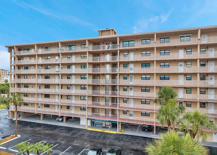 Bayshore Yacht And Tennis Club Unit 306