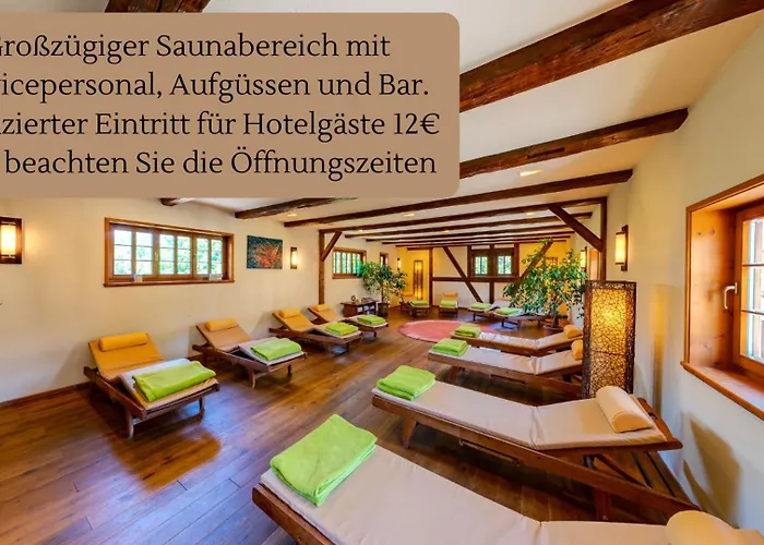 Landhotel Gut Wildberg mit Badeteich und großem Garten