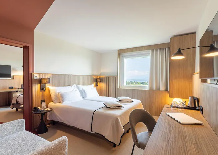Everness Hotel & Resort