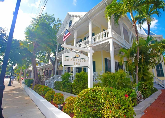 Silver Palms Inn & Historic Homes