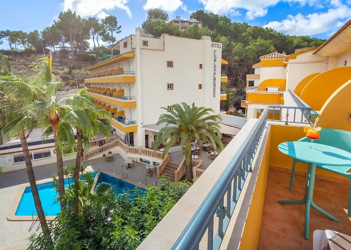 Flor Los Almendros Hotel