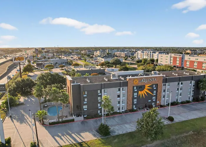 La Quinta By Wyndham Houston Baytown East