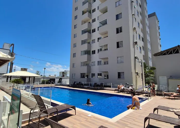 Easy Club 308 Apto 2 quartos Ar condicionado Wi-Fi Netflix Prime piscina Elevador Churrasqueira Sacada 200 m da praia Ideal para Famílias e Amigos Reserve agora