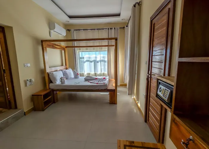 Joujo'S Jungle Guest House