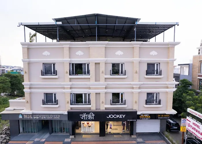 Pravasa Stay Near Luv Kush Square