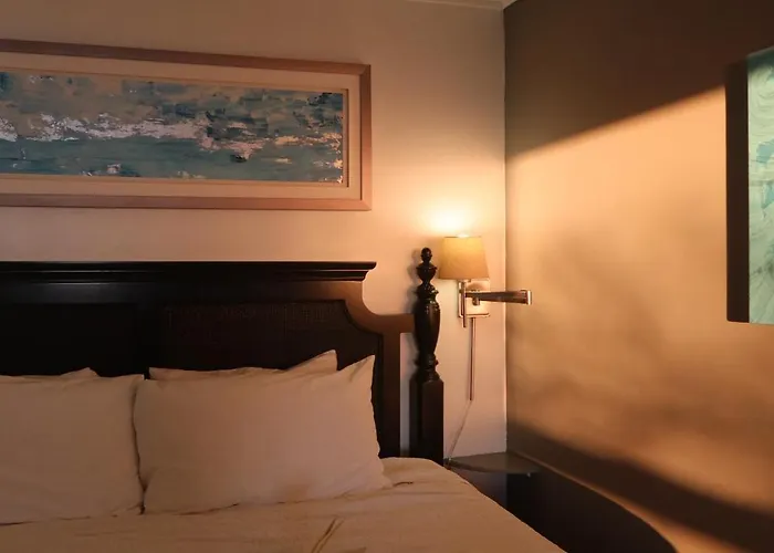 Laguna Cove Hotel