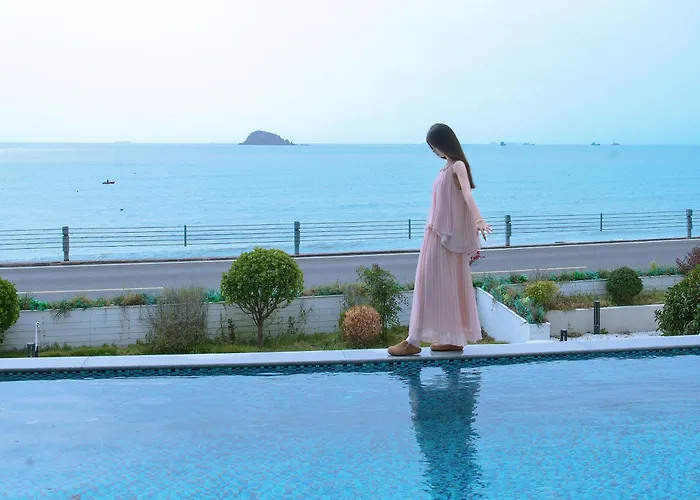 Qingdao Wushe Yujianshanju Tangchi Seaview Hotel