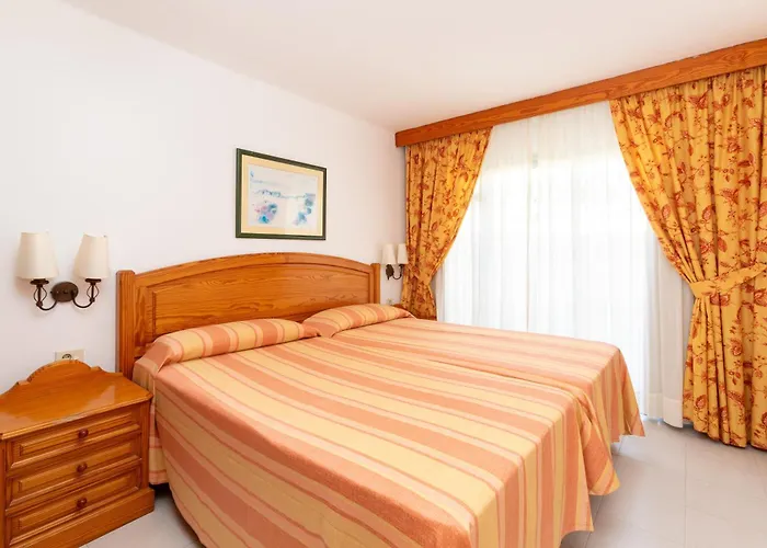 Hotel Riu Oliva Beach Resort