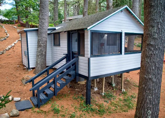 Getogether Pines Lakeside Cabin Resort