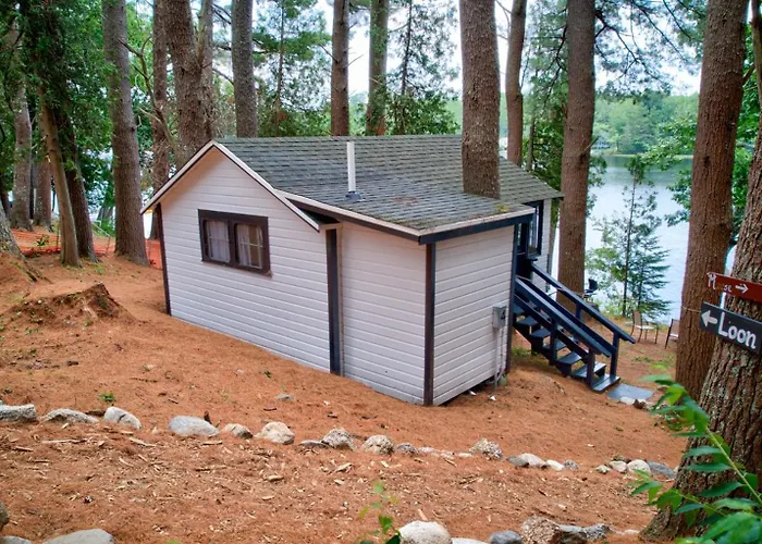 Getogether Pines Lakeside Cabin Resort