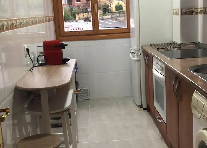 Casa de Claudia Comillas- Jardín privado - A 10 metros del Capricho de Gaudí