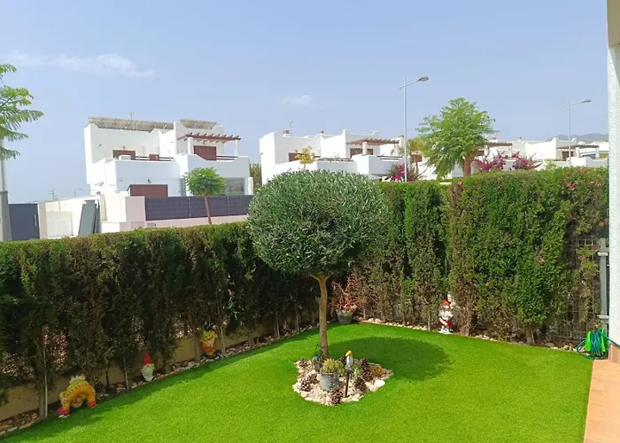 Casa ARCO IRIS avec Jardin et Terrasse - piscine et jacuzzi partagés - by Cathy Ducoin