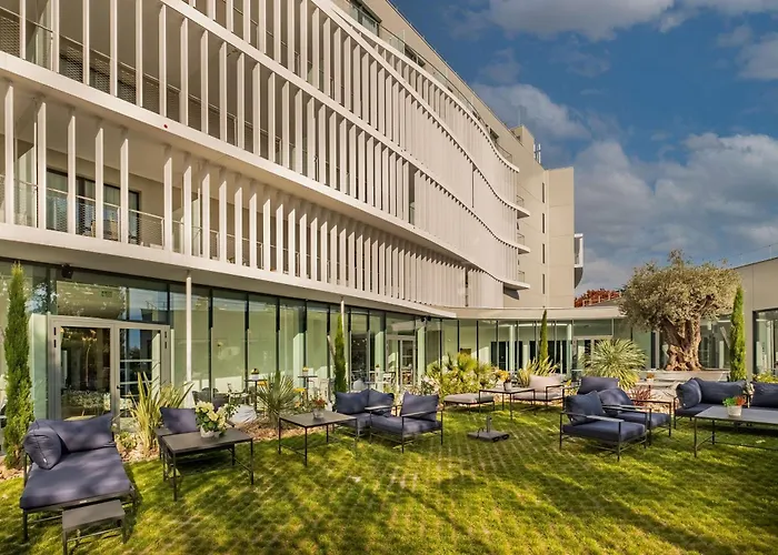 Golden Tulip Lyon Ouest Techlid Hotel & Spa