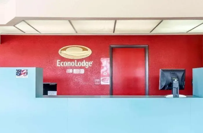 Econo Lodge Live Oak