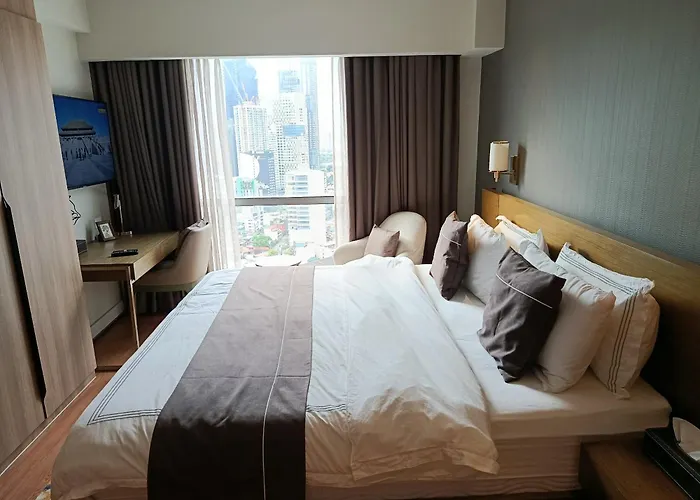 Rbr Lux Novotel Manila Hotel Residences Acqua