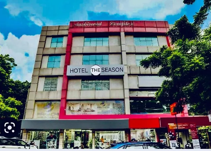 Hotel The Season Ashram Road