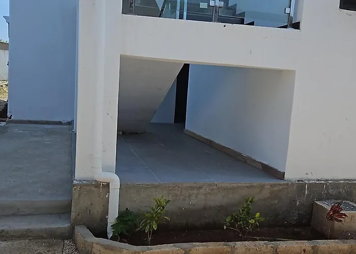 Upole Hotel