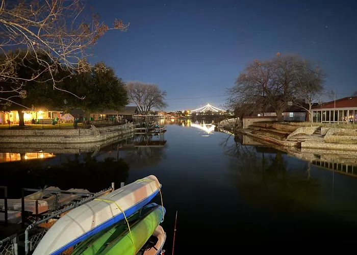 Lakefront Granbury Getaway