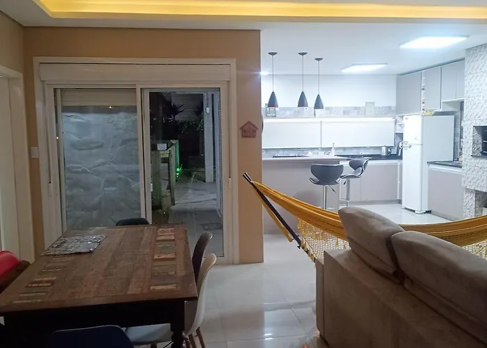 Casa TOP no cassino, piscina grande 5 min da praia e churrasqueira coberta