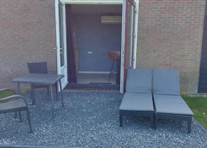 Sfeervolle Studio Vitamine Zee met zicht op de duinen